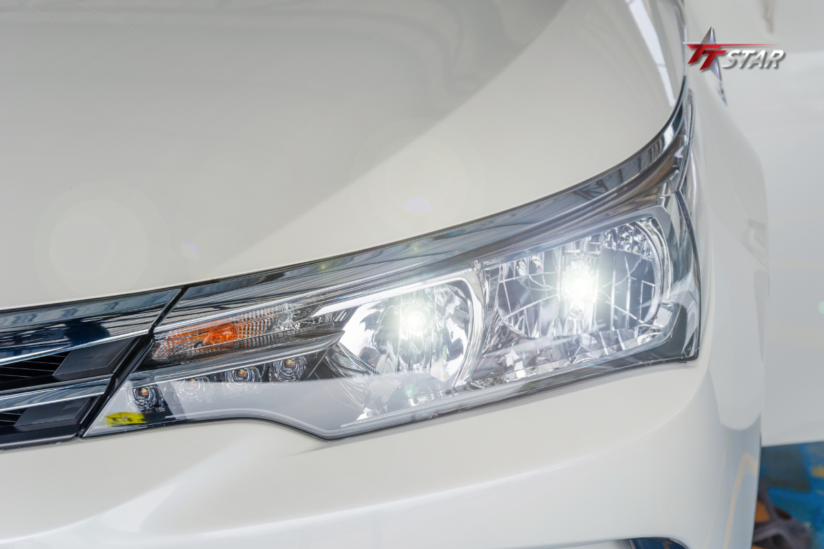 โปรเจกเตอร์ไฟหน้ารถ ดีไหม? เปรียบเทียบ LED vs HID