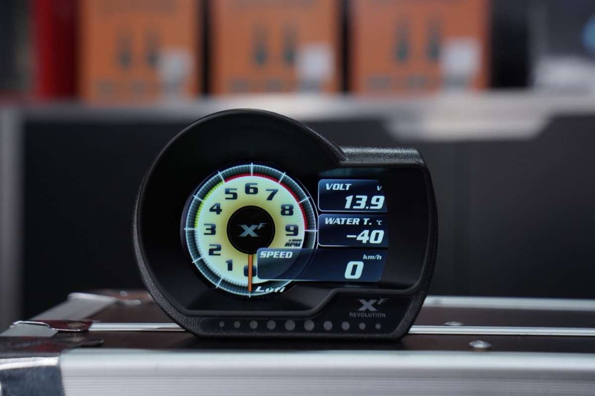 Photo Lufi XF OBD2 Lufi XF OBD2 Gauge: เกจวัดอัจฉริยะ ตัวช่วยดูแลเครื่องยนต์