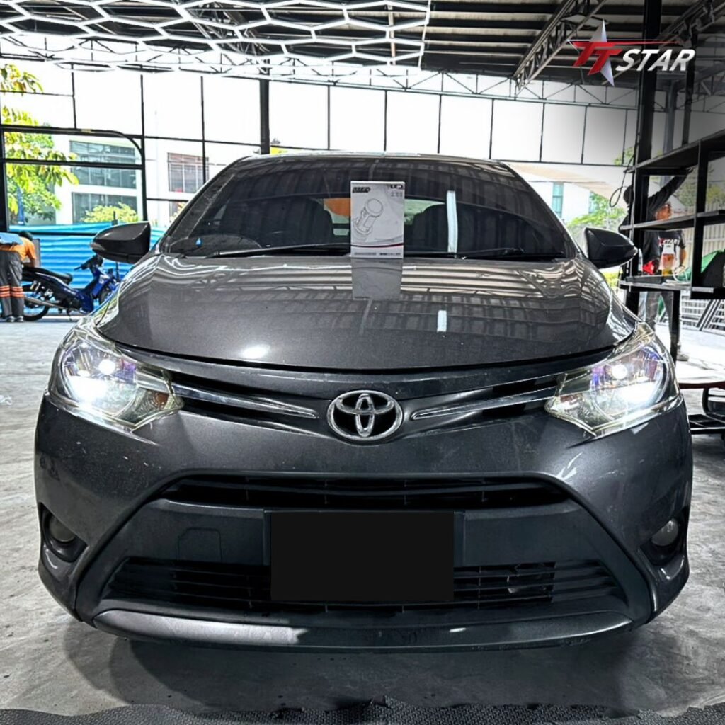 ติดตั้งไฟหน้ารถยนต์ Toyota Vios Gen 3 ด้วย PROHD MINI H4 M2 มุมด้านหน้า แสงสว่างคมชัด